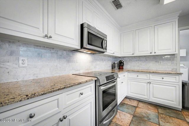 8258 SHADE TREE Court, Jacksonville, FL 32256