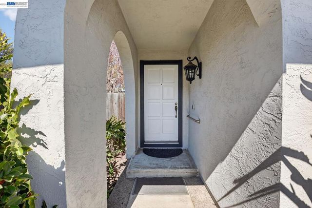 7800 7800 Woodren Ct, Dublin, CA 94568