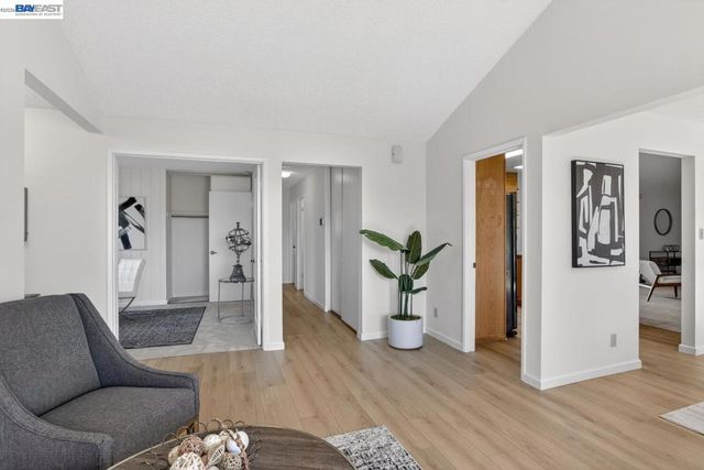 7800 7800 Woodren Ct, Dublin, CA 94568