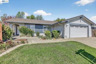 7800 7800 Woodren Ct, Dublin, CA 94568