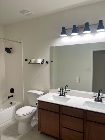 240 Robert Hightower DR, Jarrell, TX 76537