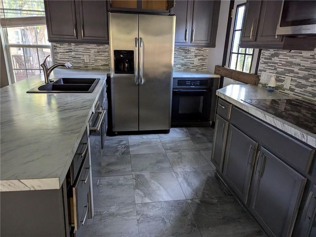 1001 S Marvin Avenue, Sedalia, MO 65301