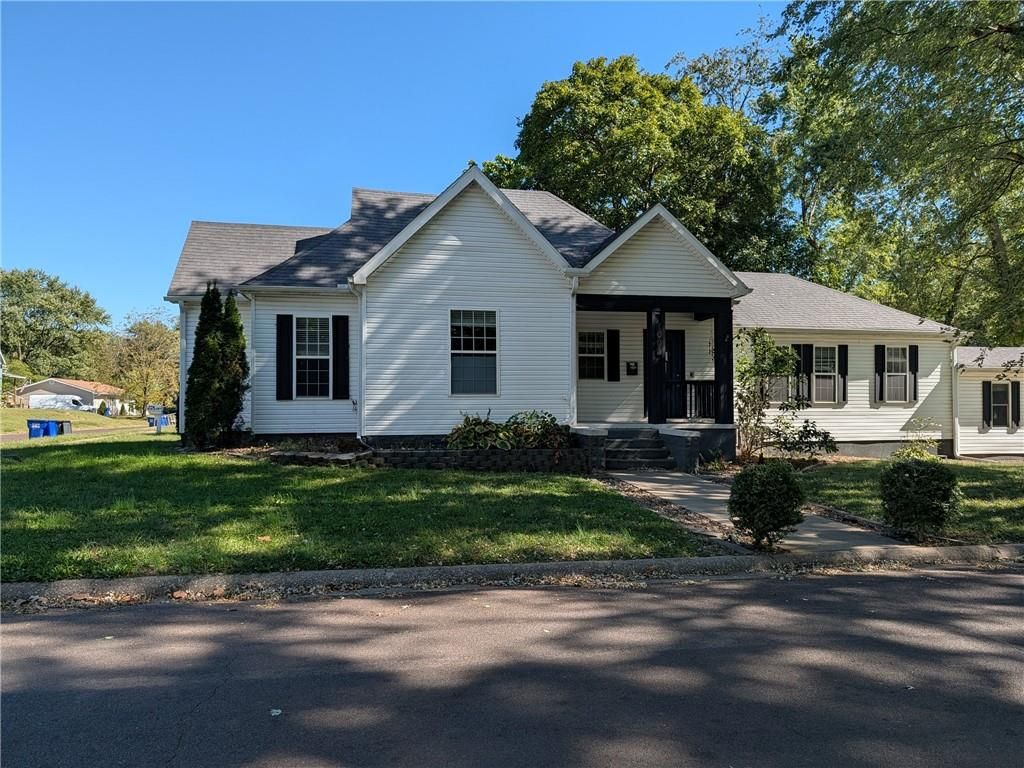 1001 S Marvin Avenue, Sedalia, MO 65301