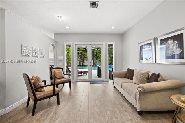 6982 Coronado Way, Pembroke Pines, FL 33331