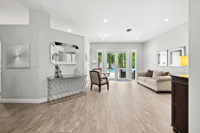 6982 Coronado Way, Pembroke Pines, FL 33331