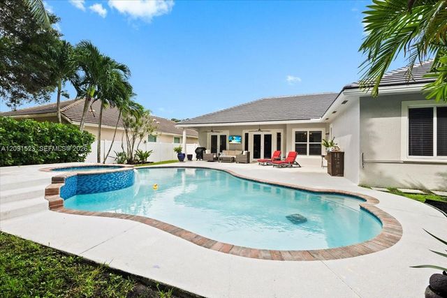 6982 Coronado Way, Pembroke Pines, FL 33331
