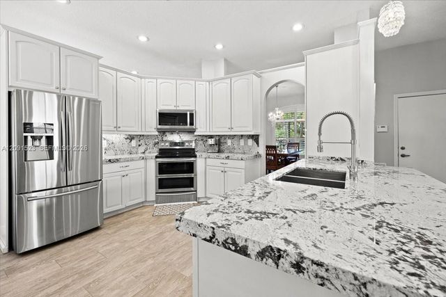 6982 Coronado Way, Pembroke Pines, FL 33331