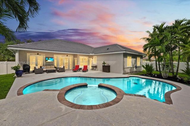 6982 Coronado Way, Pembroke Pines, FL 33331