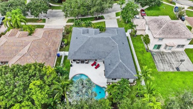 6982 Coronado Way, Pembroke Pines, FL 33331