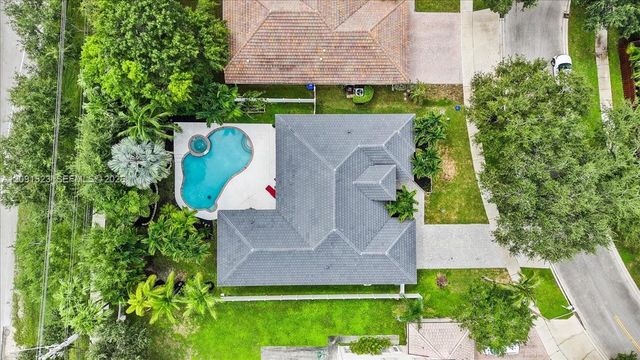 6982 Coronado Way, Pembroke Pines, FL 33331