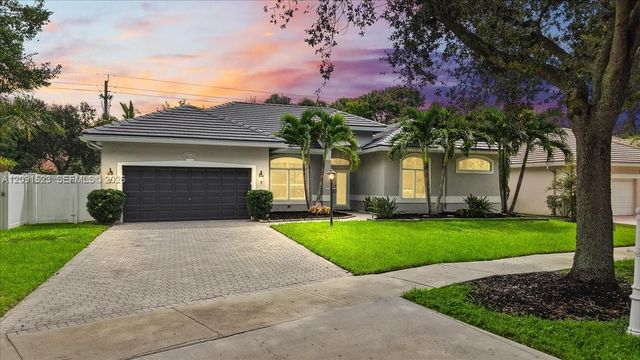 6982 Coronado Way, Pembroke Pines, FL 33331