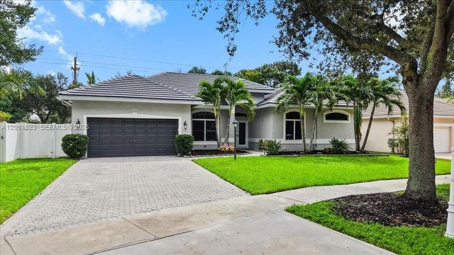 6982 Coronado Way, Pembroke Pines, FL 33331