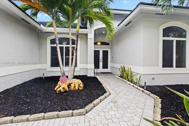 6982 Coronado Way, Pembroke Pines, FL 33331