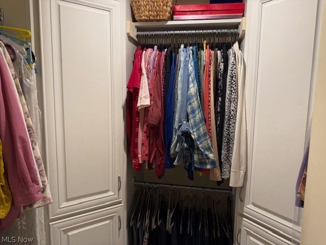 1938 Hemlock Drive, Kent, OH 44240