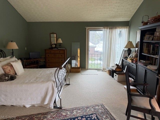 1938 Hemlock Drive, Kent, OH 44240