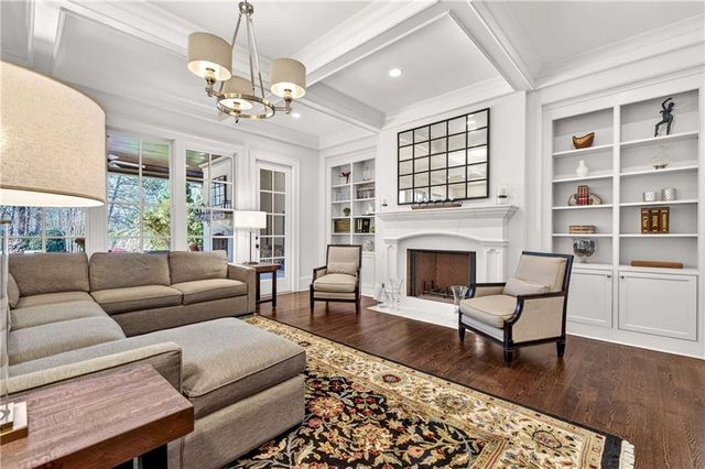 2976 Sequoyah NW Drive, Atlanta, GA 30327