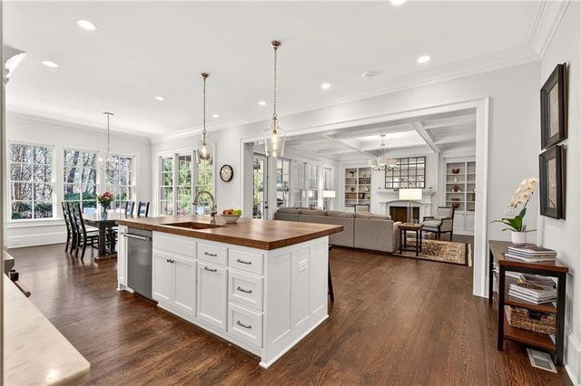 2976 Sequoyah NW Drive, Atlanta, GA 30327