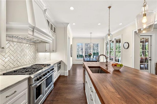 2976 Sequoyah NW Drive, Atlanta, GA 30327