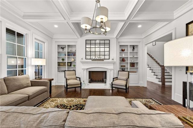 2976 Sequoyah NW Drive, Atlanta, GA 30327