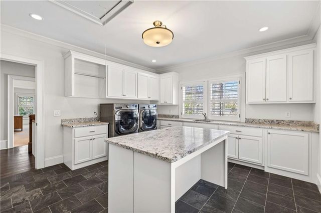 2976 Sequoyah NW Drive, Atlanta, GA 30327