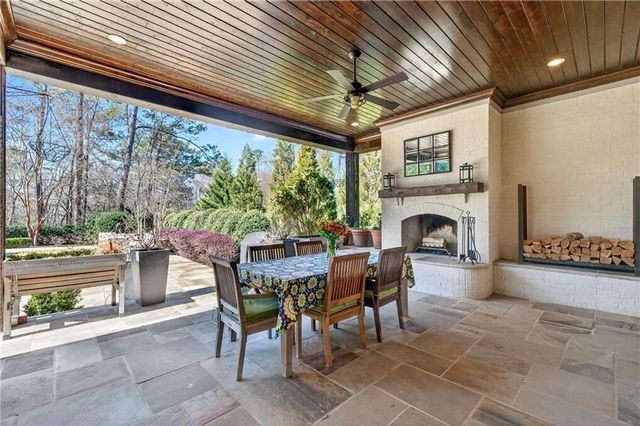 2976 Sequoyah NW Drive, Atlanta, GA 30327