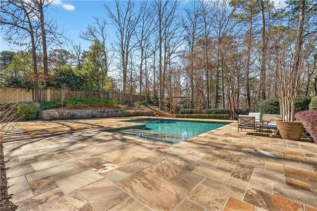 2976 Sequoyah NW Drive, Atlanta, GA 30327