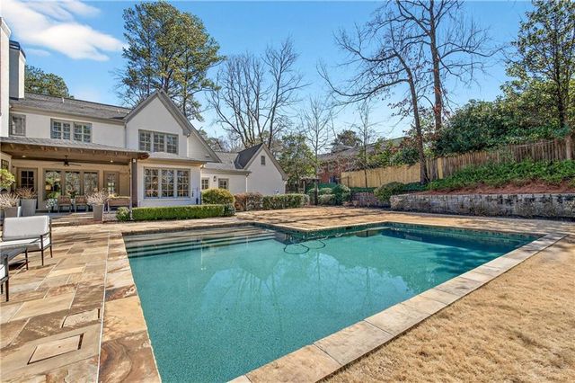 2976 Sequoyah NW Drive, Atlanta, GA 30327