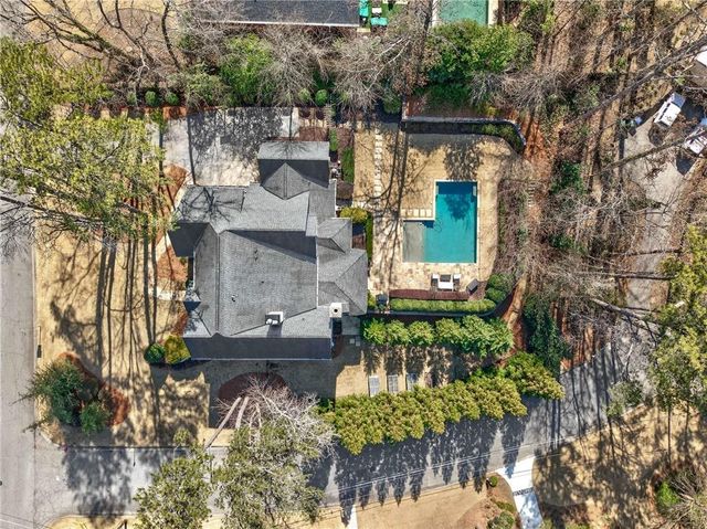 2976 Sequoyah NW Drive, Atlanta, GA 30327