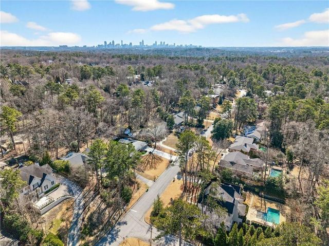2976 Sequoyah NW Drive, Atlanta, GA 30327