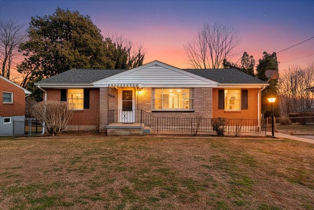 909 Chester AVE, Roanoke, VA 24019