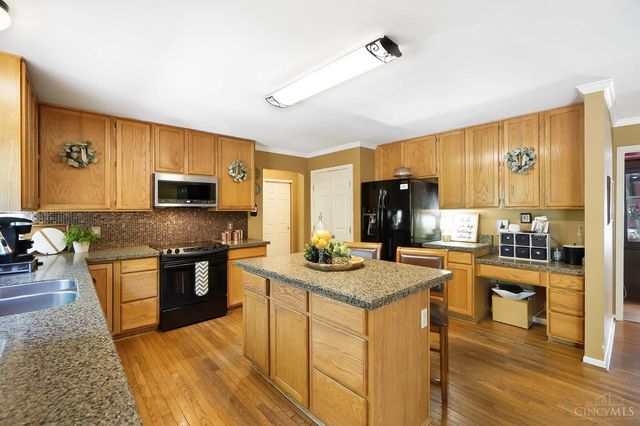 225 W Stoneridge Drive, Milford, OH 45150