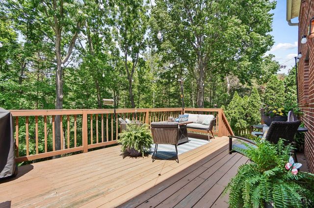 225 W Stoneridge Drive, Milford, OH 45150