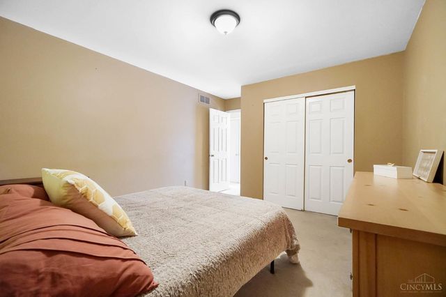 225 W Stoneridge Drive, Milford, OH 45150