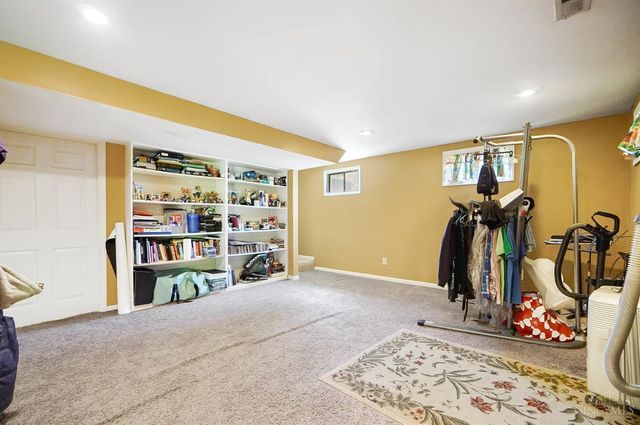 225 W Stoneridge Drive, Milford, OH 45150