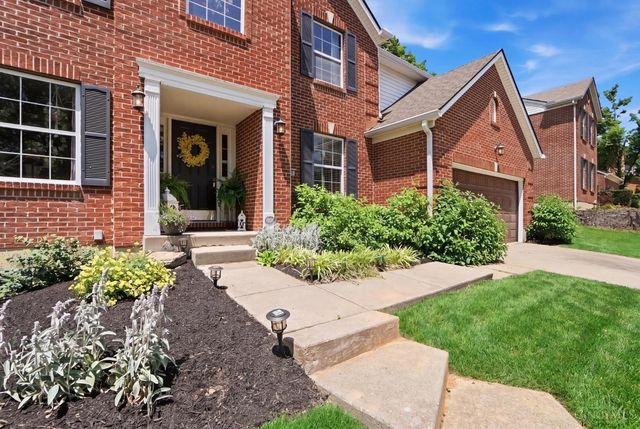 225 W Stoneridge Drive, Milford, OH 45150