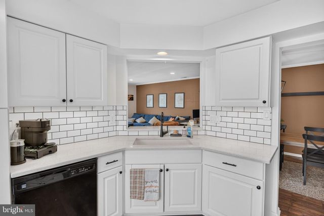 604 OSWEGO CT, Mount Laurel, NJ 08054