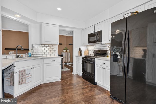604 OSWEGO CT, Mount Laurel, NJ 08054