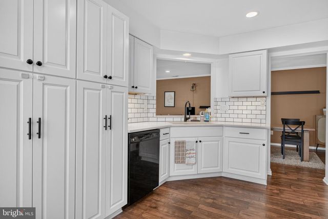 604 OSWEGO CT, Mount Laurel, NJ 08054