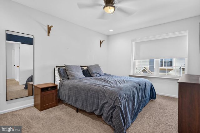 604 OSWEGO CT, Mount Laurel, NJ 08054