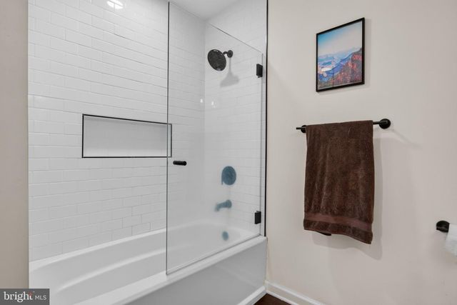 604 OSWEGO CT, Mount Laurel, NJ 08054