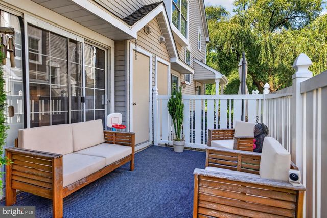 604 OSWEGO CT, Mount Laurel, NJ 08054