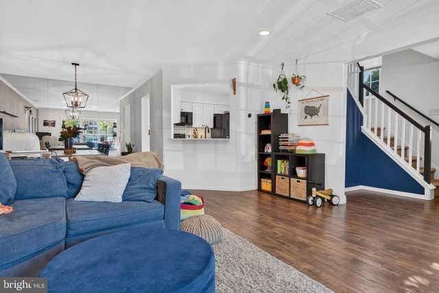 604 OSWEGO CT, Mount Laurel, NJ 08054