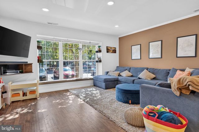 604 OSWEGO CT, Mount Laurel, NJ 08054