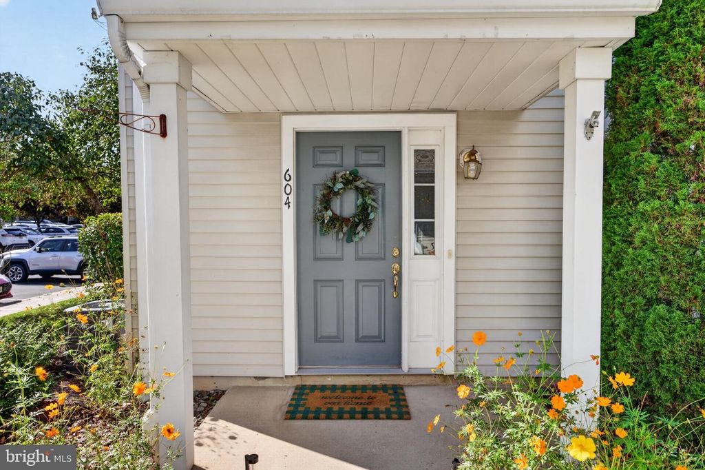 604 OSWEGO CT, Mount Laurel, NJ 08054