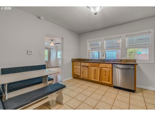 5224 N MARYLAND Ave, Portland, OR 97217