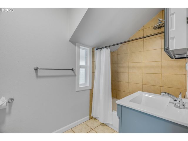 5224 N MARYLAND Ave, Portland, OR 97217