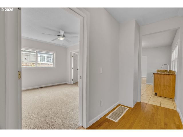 5224 N MARYLAND Ave, Portland, OR 97217