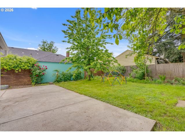 5224 N MARYLAND Ave, Portland, OR 97217