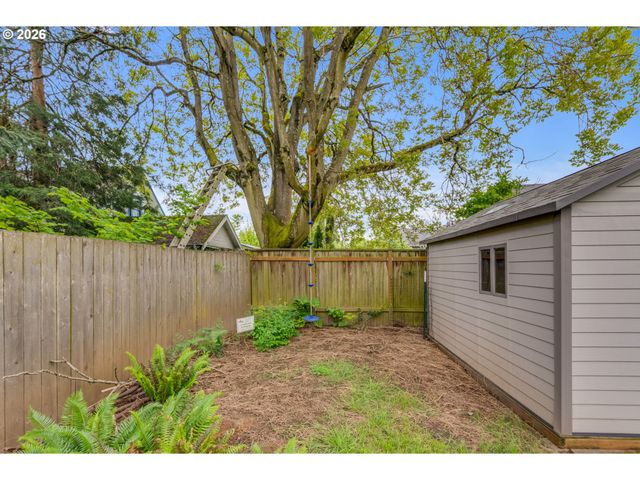 5224 N MARYLAND Ave, Portland, OR 97217