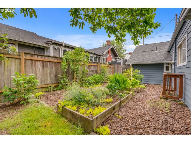 5224 N MARYLAND Ave, Portland, OR 97217